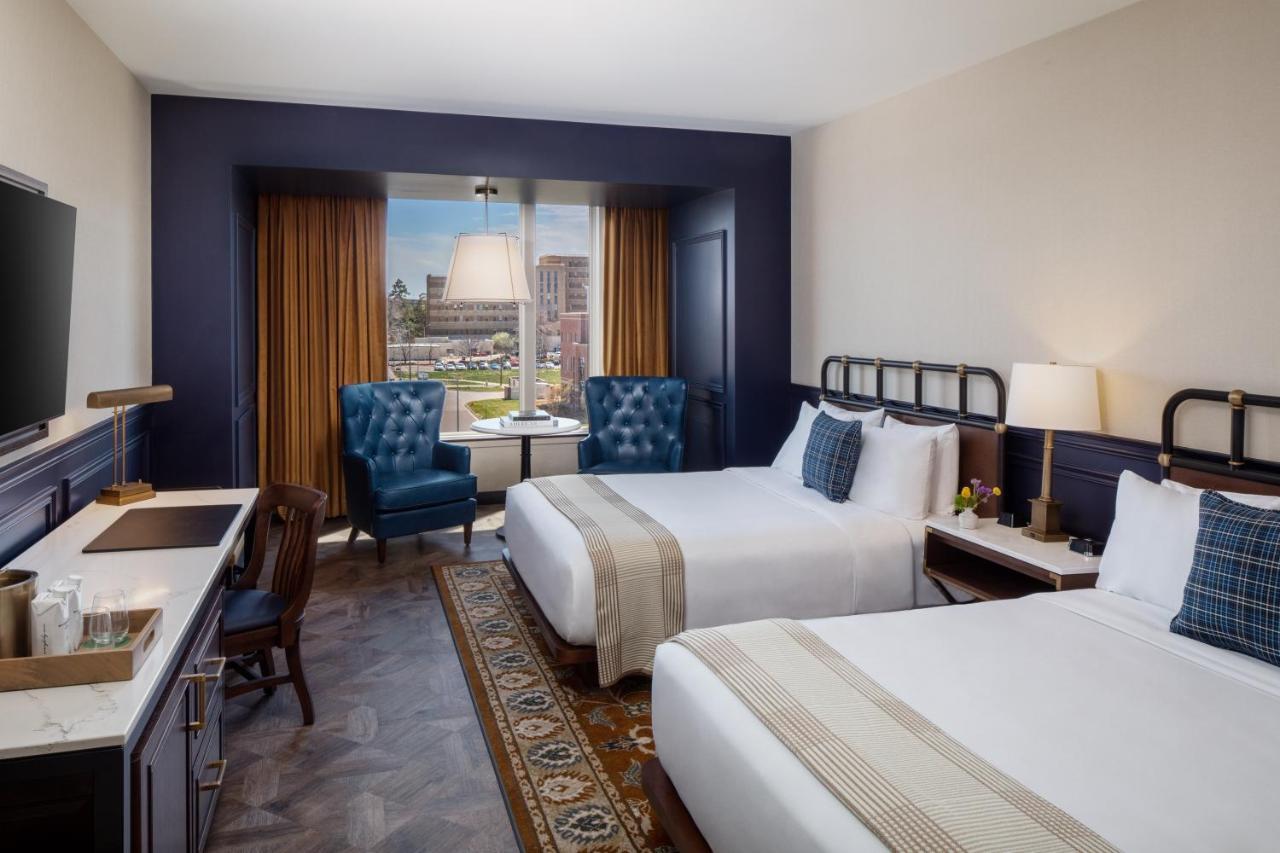 The Benson Hotel & Faculty Club オーロラ エクステリア 写真