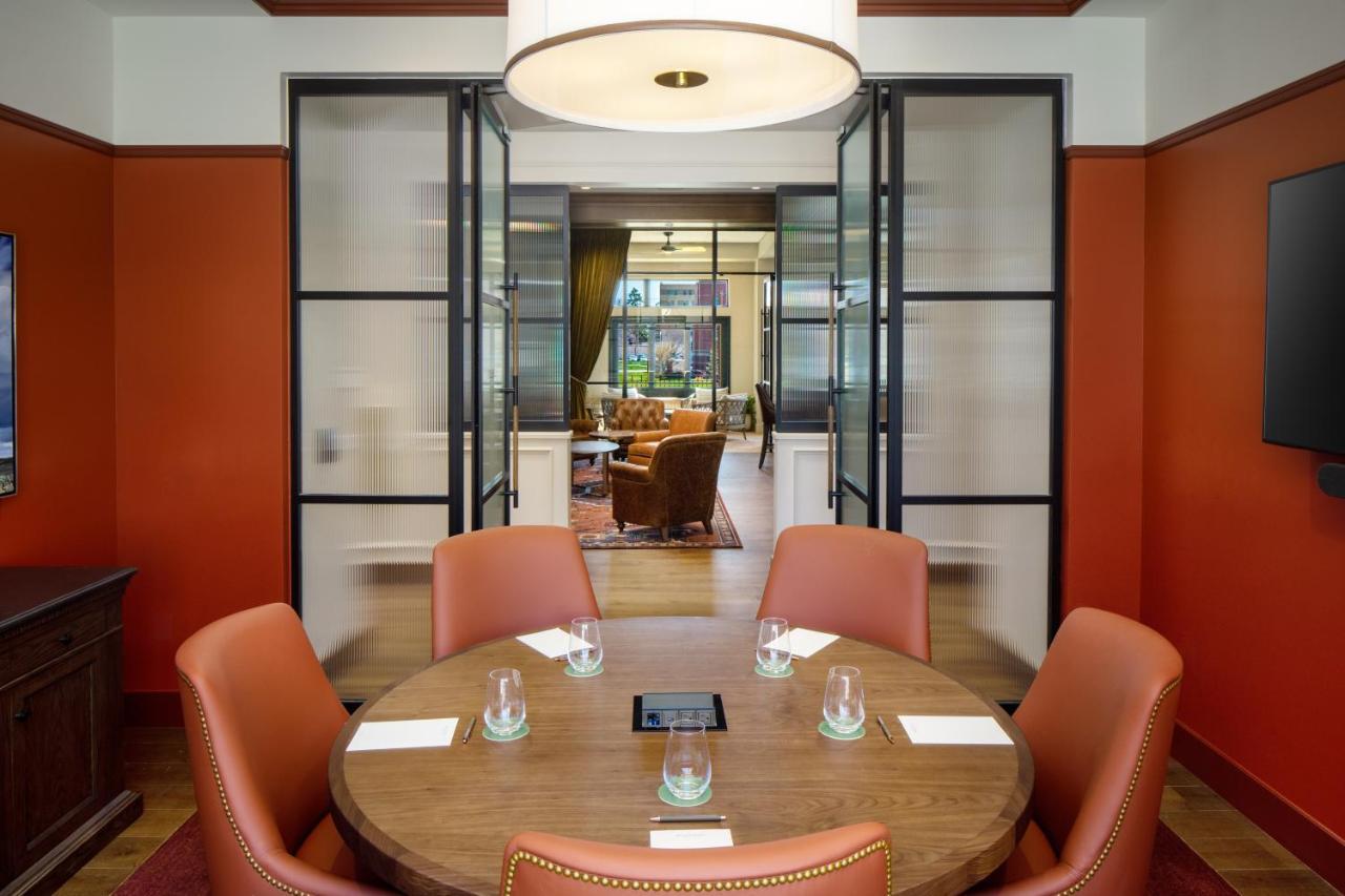 The Benson Hotel & Faculty Club オーロラ エクステリア 写真