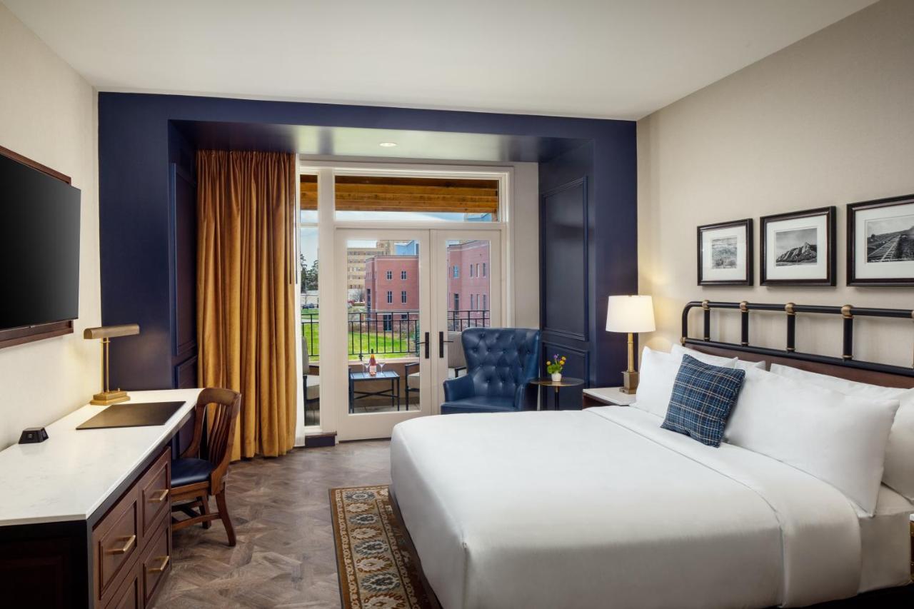 The Benson Hotel & Faculty Club オーロラ エクステリア 写真
